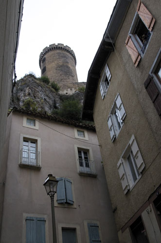 Foix chateau looms