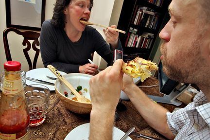 Eating and texting. Photo © Phil and Pam Gradwell (to be) (flickr)